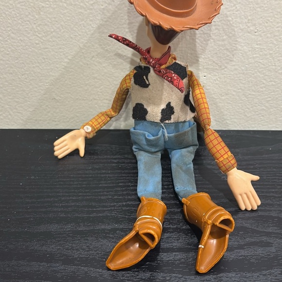 1995 Woody Action Figure with Hat and Bandana from Toy Story - Picture 4 of 5